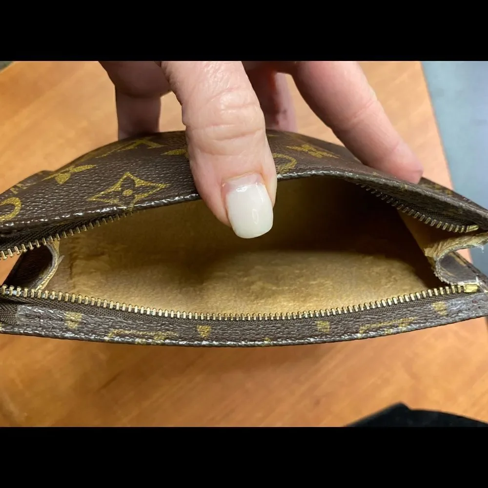 Louis Vuitton Classic Monogram zippered Pochette logo leather tan brass loop